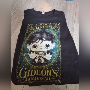 Gently Used Worn Once Holly Mackerel Gideon's Bakehouse XL Tee